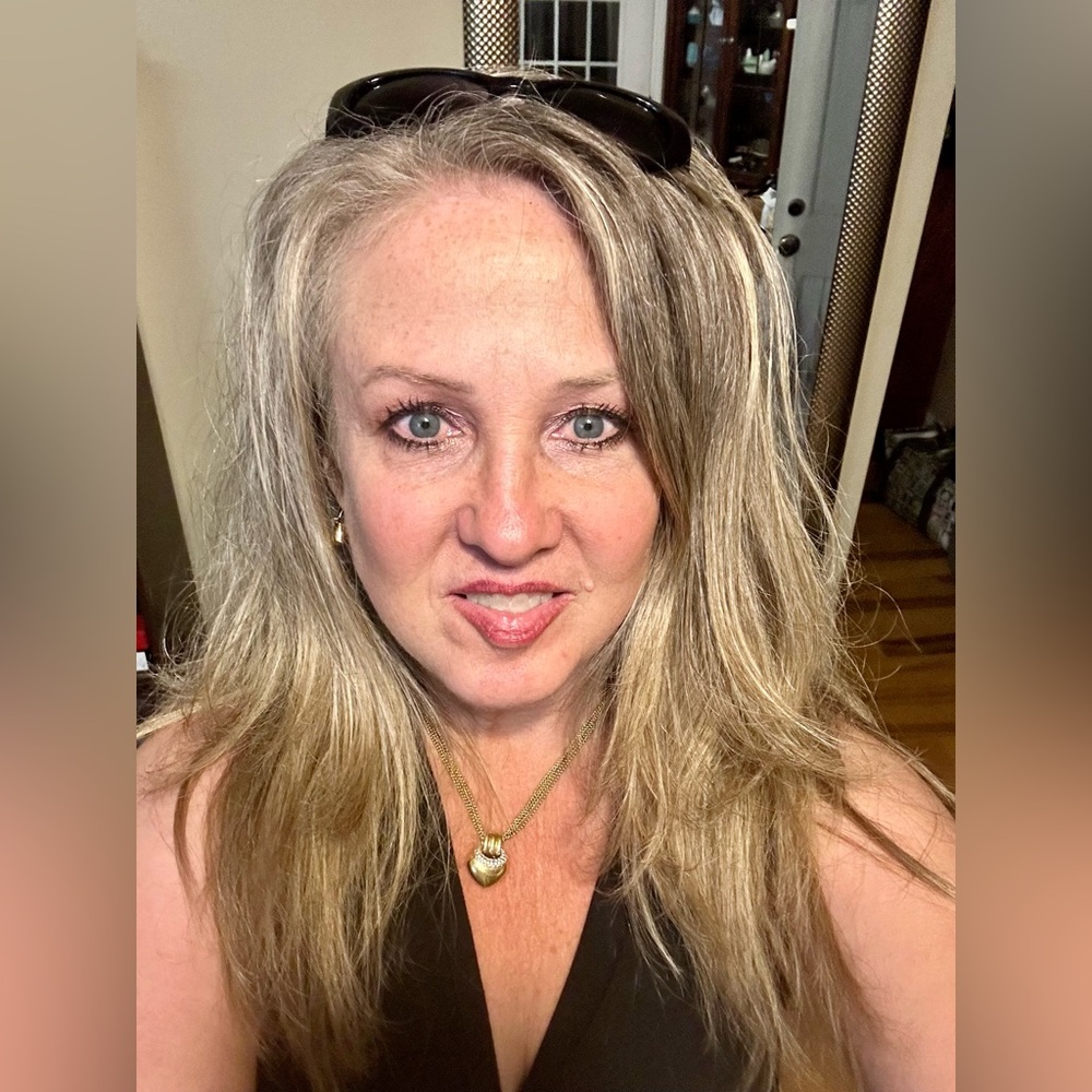 Meet your Posher, Lori